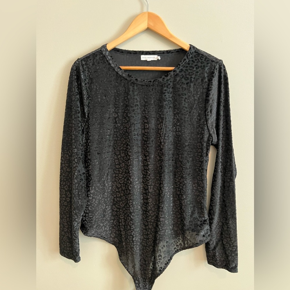 Good American Size 6 leopard Body suit